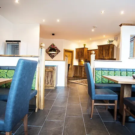 Schonberger Guest house 3*